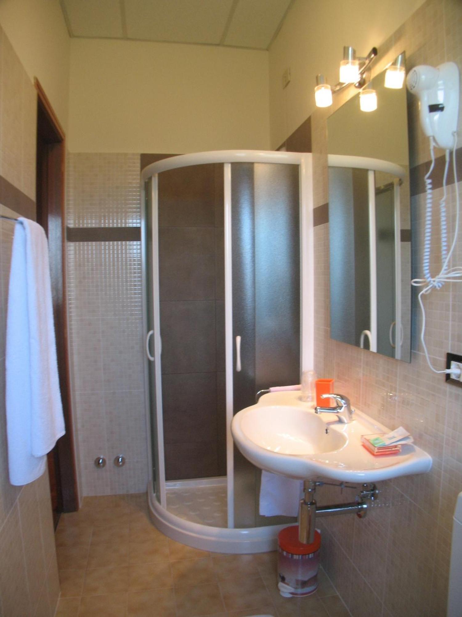 Albergo Ristorante Monterosa Ameno Екстер'єр фото