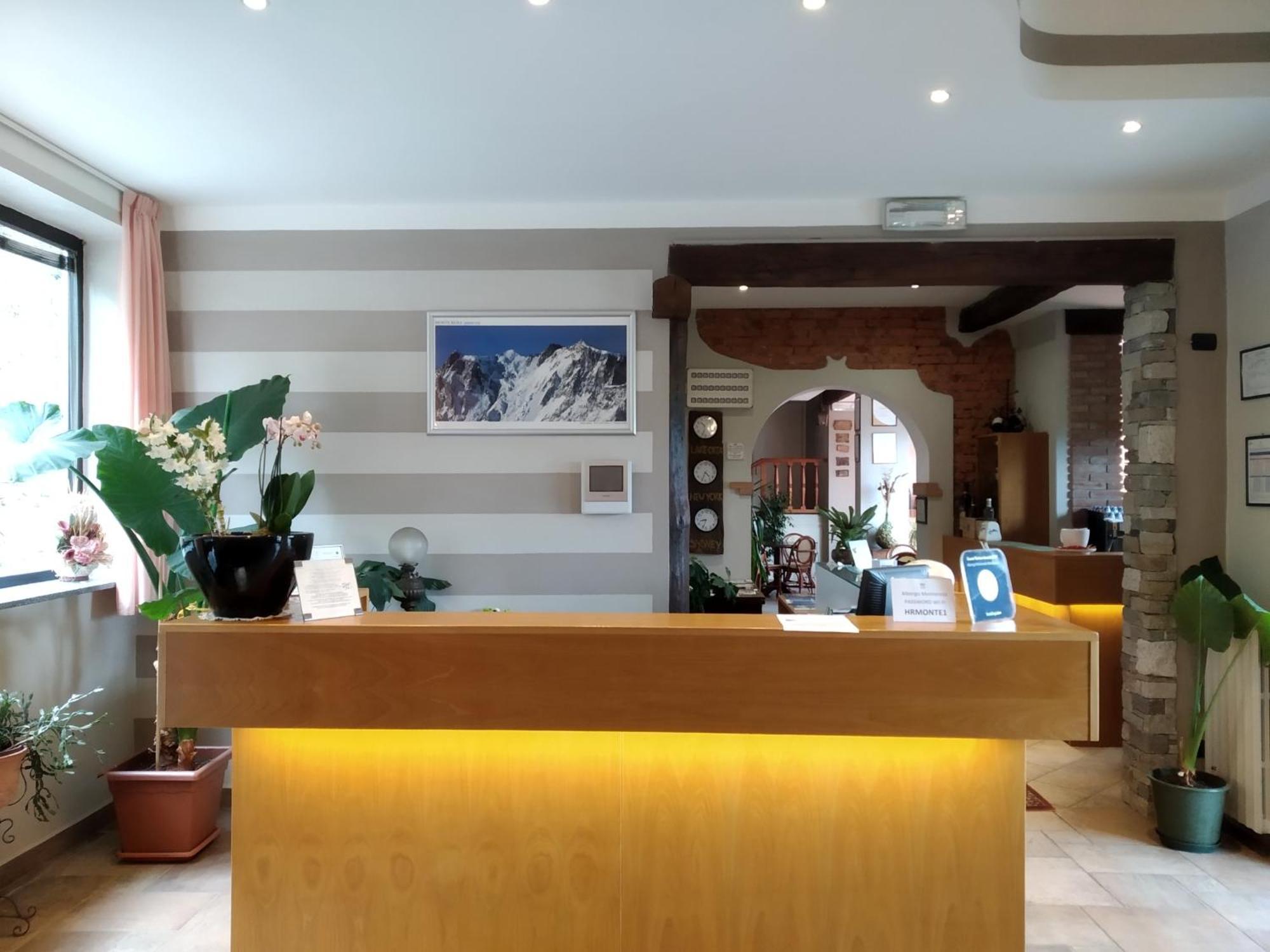 Albergo Ristorante Monterosa Ameno Екстер'єр фото